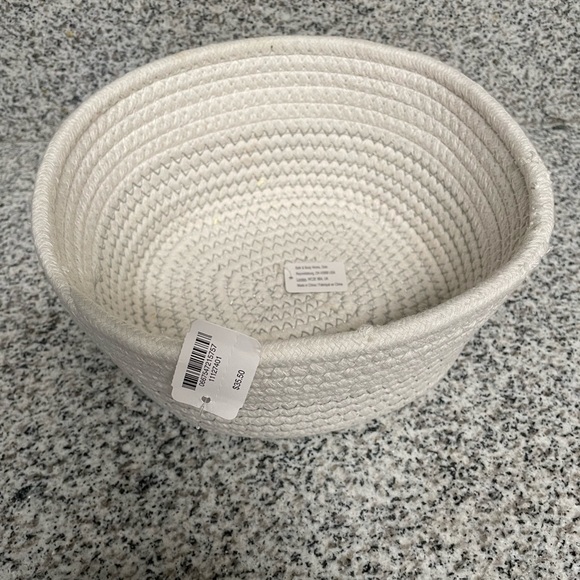 Bath & Body Works Creme & Silver Round Soft Flexible Weave Basket - Picture 1 of 5